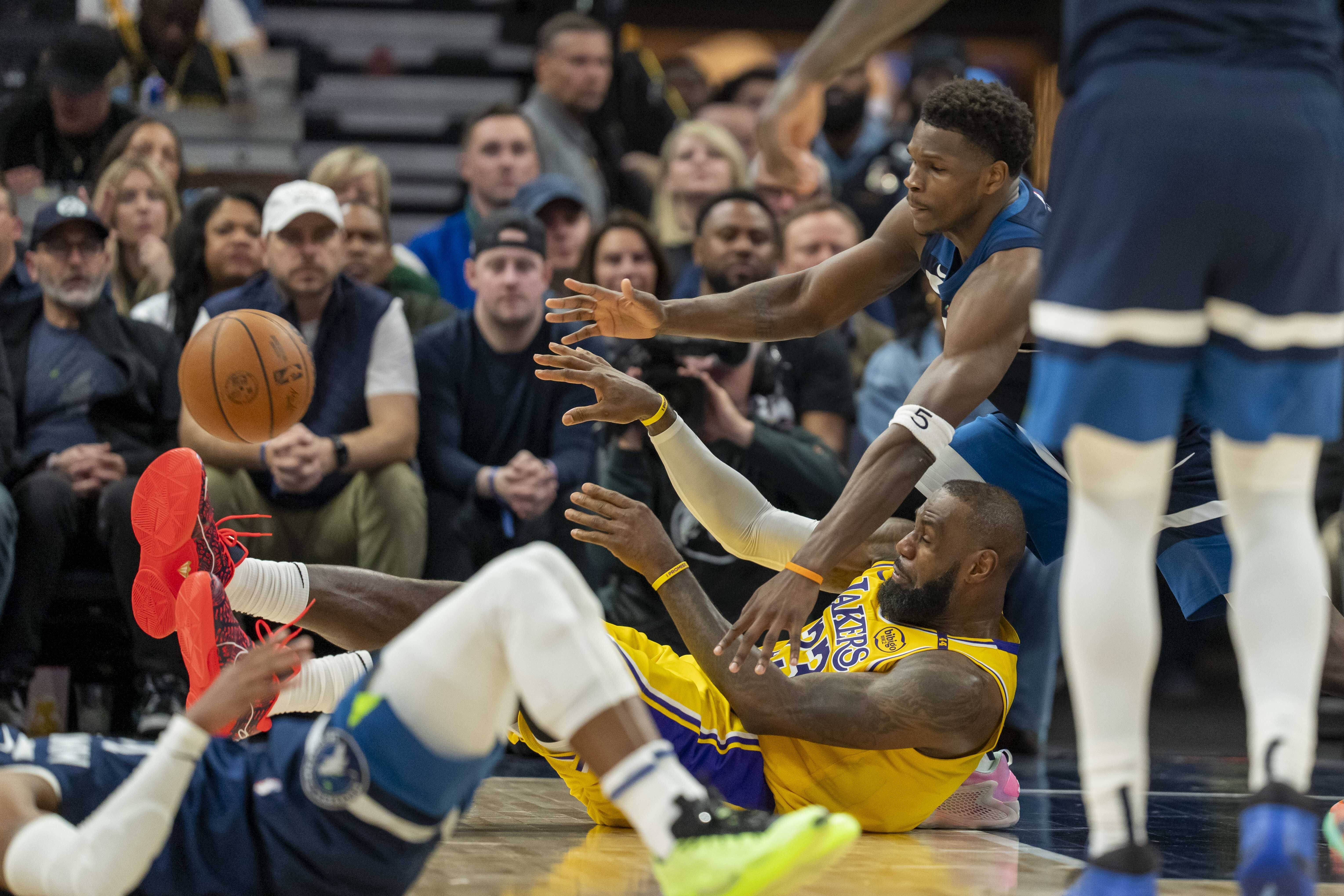 塞尔提克击败雄鹿迎来四连胜