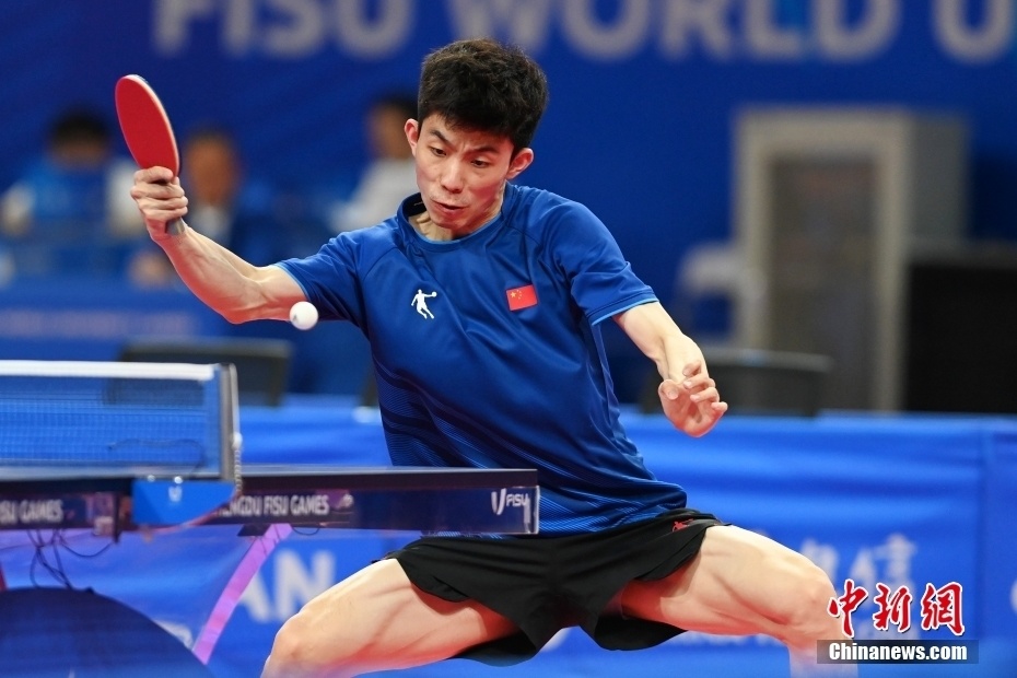 肯尼亚运动员在马拉松比赛中勇夺金牌 肯尼亚运动员在马拉松比赛中勇夺金牌