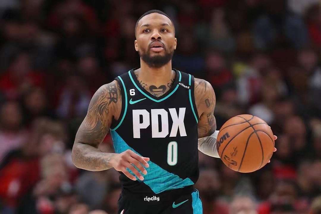 开拓者胜太阳，利拉德砍下35分的简单介绍