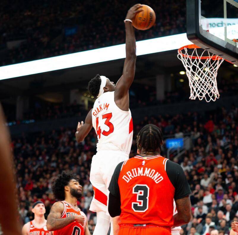 熊猫直播APP-猛龙主场胜活塞，范弗利特表现抢眼