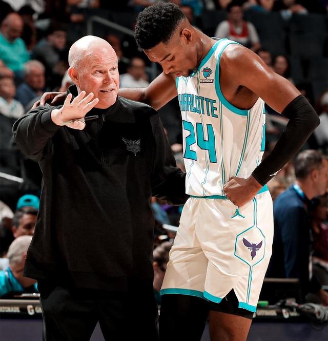 传闻:球队教练欲离队,引发外界关注 传闻:球队教练欲离队,引发外界关注