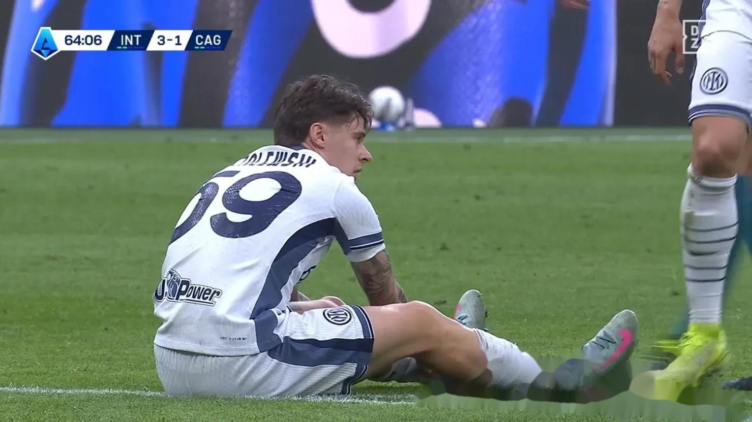 米兰国际表现乏味，球迷情绪低迷的简单介绍