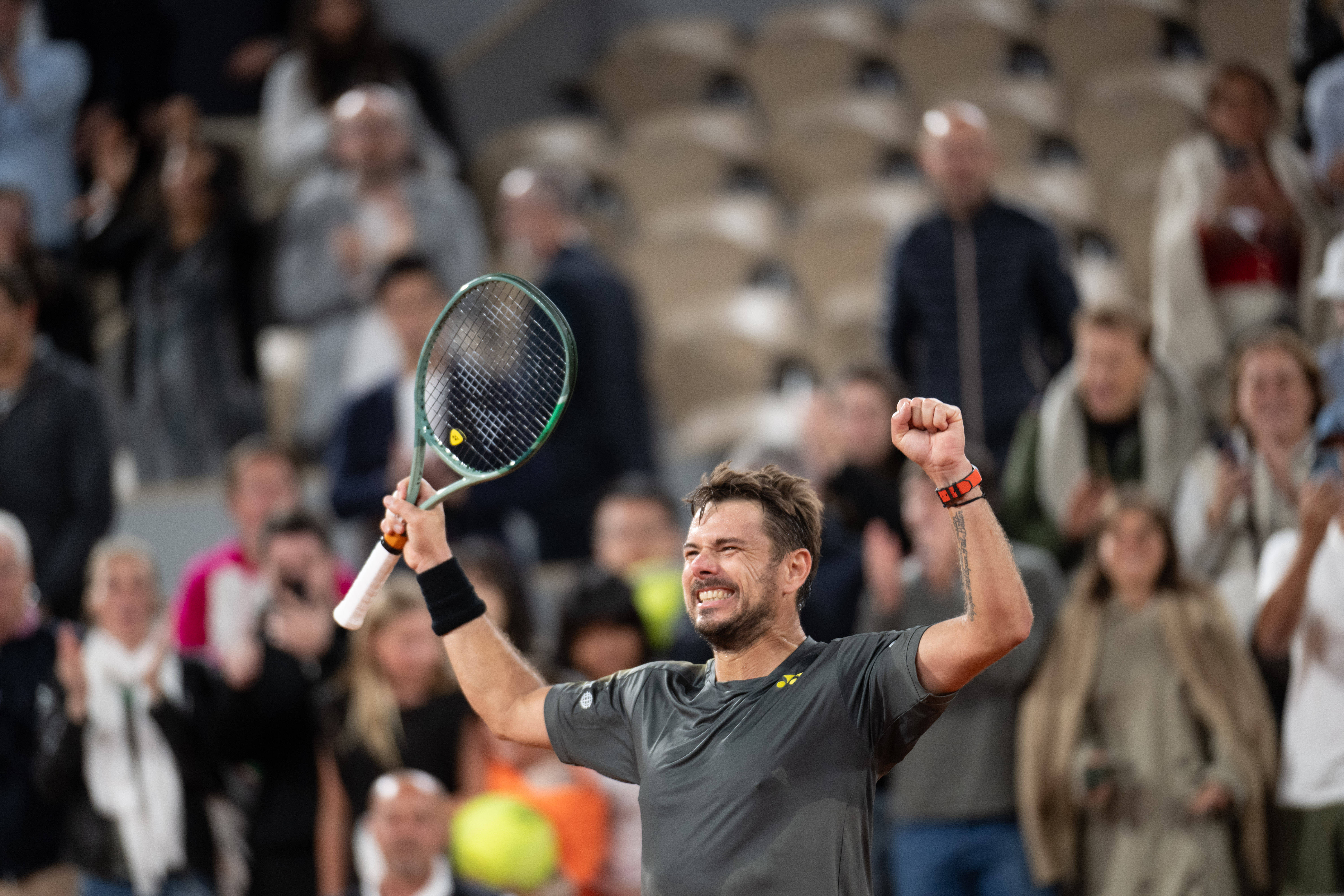 熊猫体育下载-澳大利亚网球队鏖战日本网球队，穆雷绝境逆转