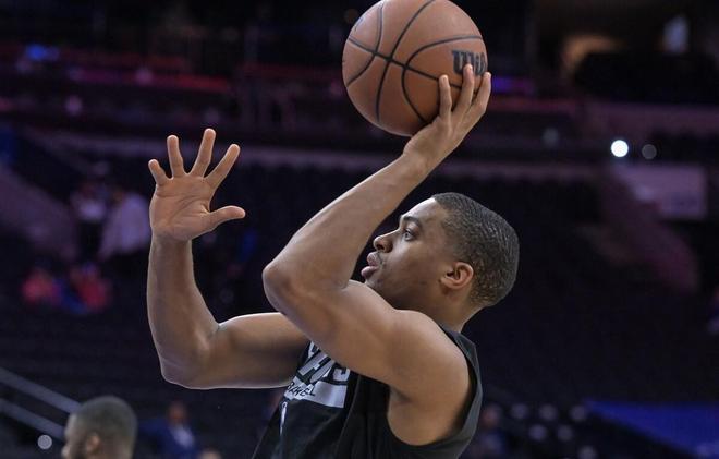 马刺横扫76人，哈里斯高光表现